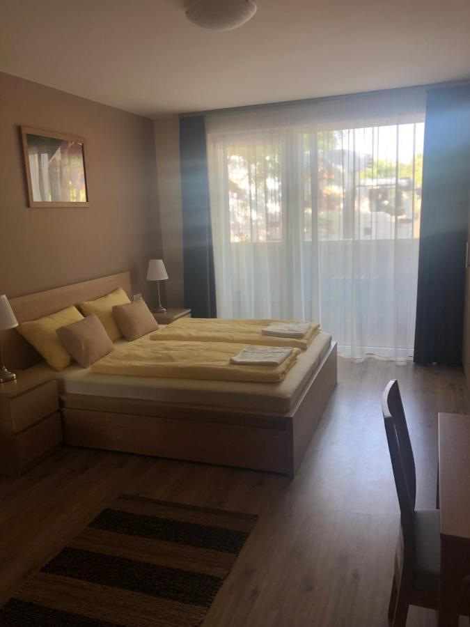 Castellum Apartmanhaz Gyula Bagian luar foto