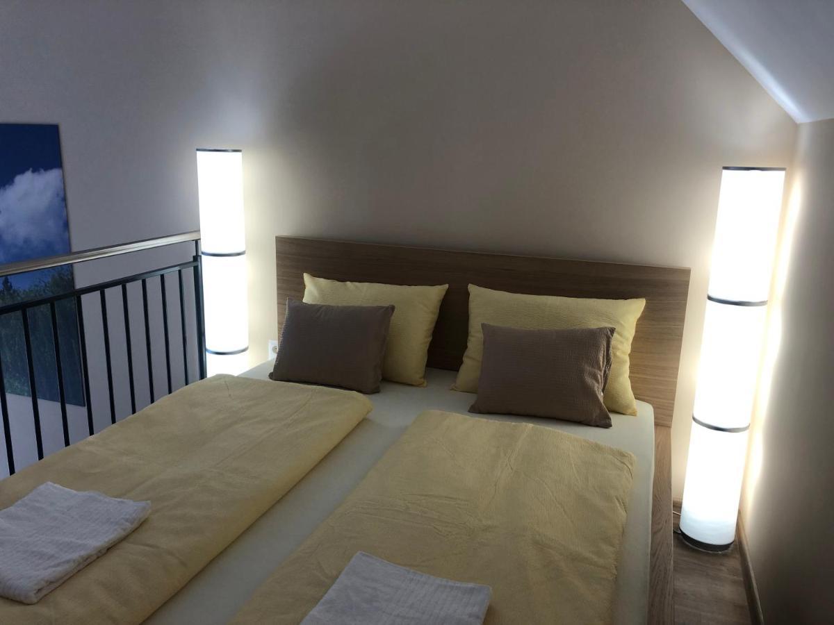 Castellum Apartmanhaz Gyula Bagian luar foto