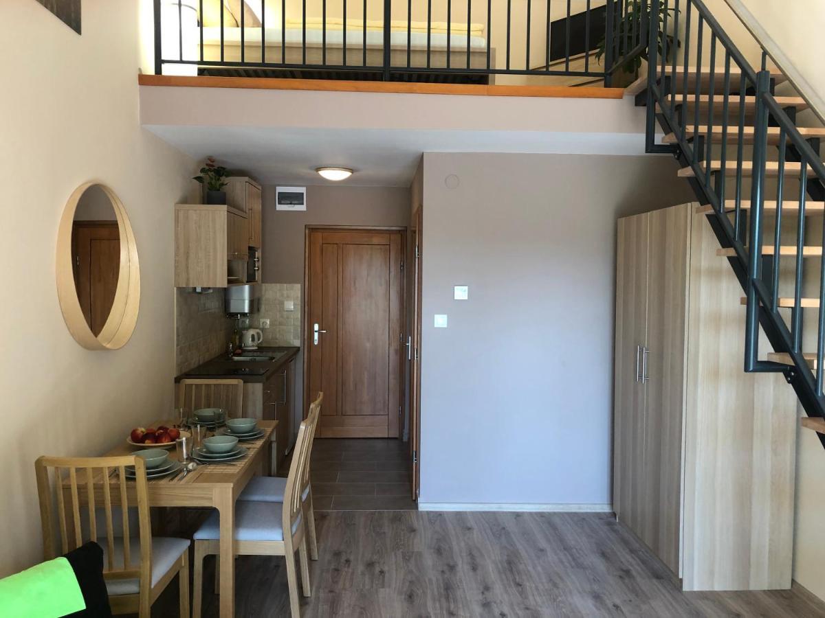 Castellum Apartmanhaz Gyula Bagian luar foto